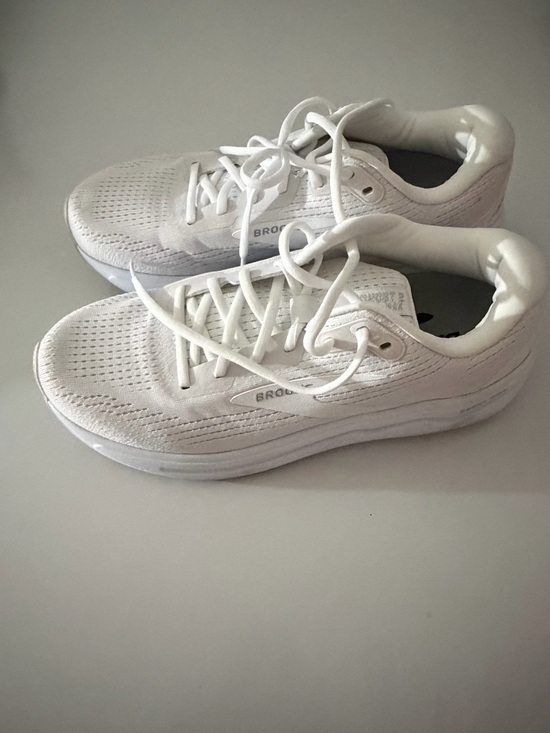 Brooks Other - Brooks Mens ghost max 2 White Athletic Running Sneakers 9 wide